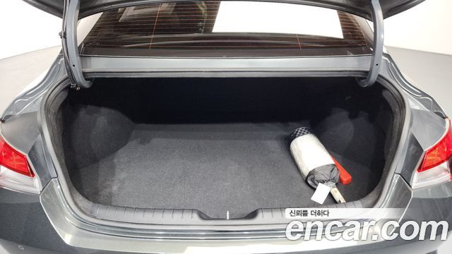 Hyundai AVANTE 2021 — photo 20