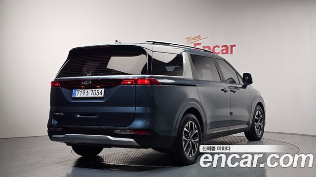 Kia Canival 2022 — photo 2