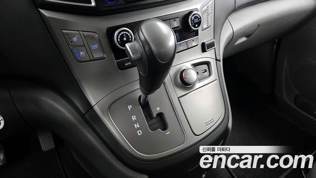 Hyundai Starex 2019 — photo 9