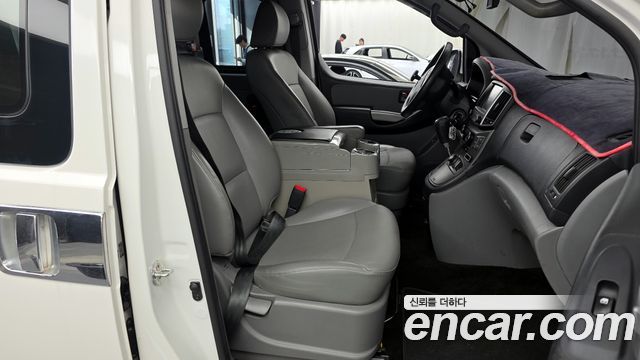 Hyundai Starex 2019 — photo 11