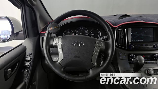 Hyundai Starex 2019 — photo 13
