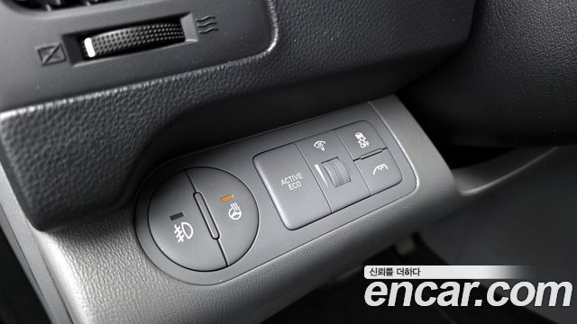Hyundai Starex 2019 — photo 17