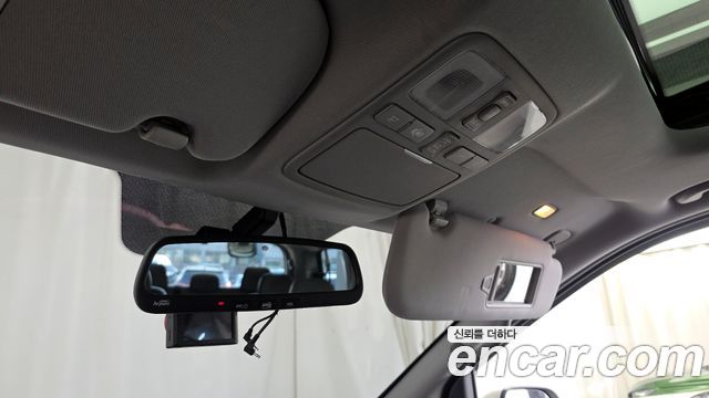Hyundai Starex 2019 — photo 18