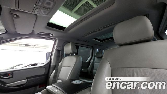 Hyundai Starex 2019 — photo 19