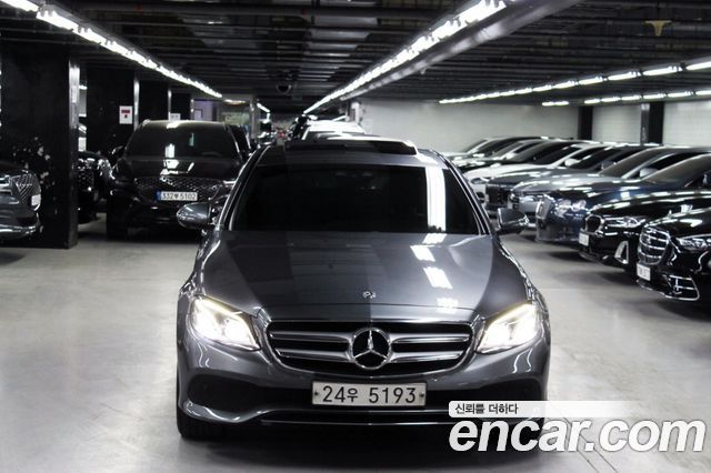 Mercedes-Benz E-Class 2019 — photo 2