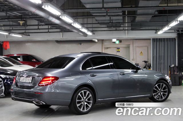 Mercedes-Benz E-Class 2019 — photo 6