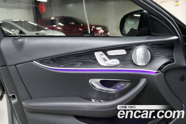 Mercedes-Benz E-Class 2019 — photo 7
