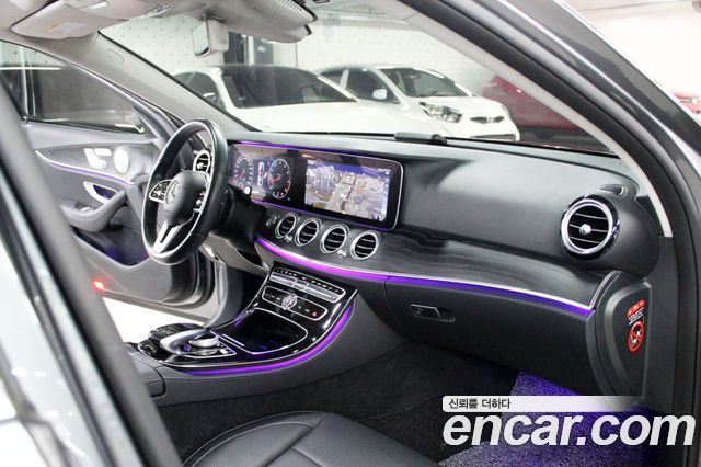 Mercedes-Benz E-Class 2019 — photo 10