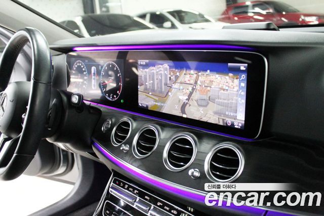 Mercedes-Benz E-Class 2019 — photo 13
