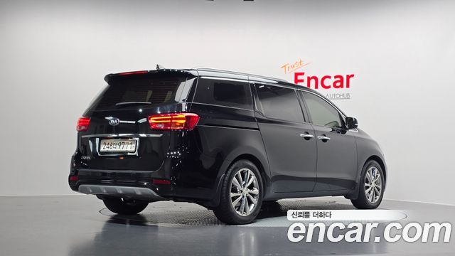 Kia Canival 2020 — photo 2
