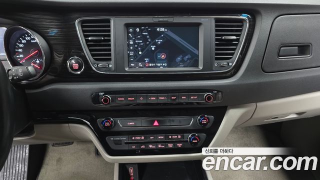 Kia Canival 2020 — photo 14
