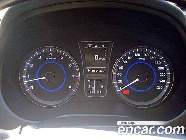 Hyundai Grandeur 2015 — photo 8
