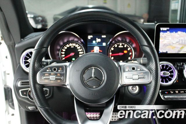 Mercedes-Benz C-Class 2019 — photo 11