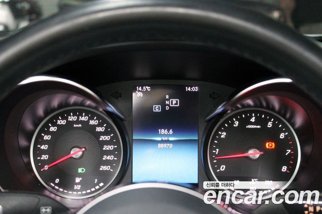 Mercedes-Benz C-Class 2019 — photo 12