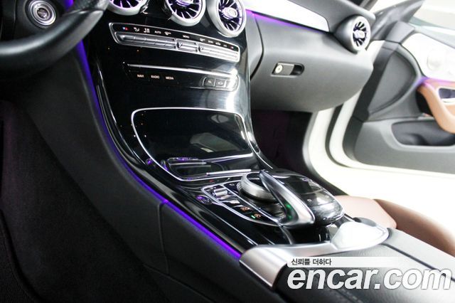 Mercedes-Benz C-Class 2019 — photo 15
