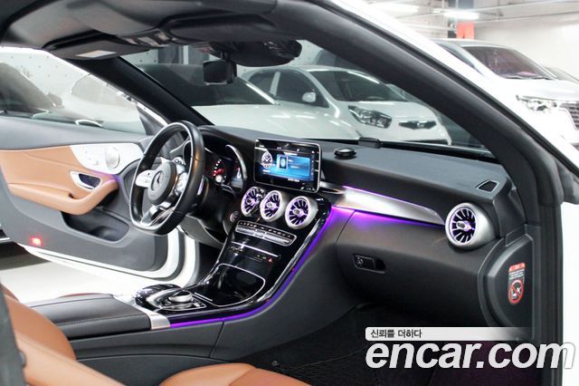 Mercedes-Benz C-Class 2019 — photo 16