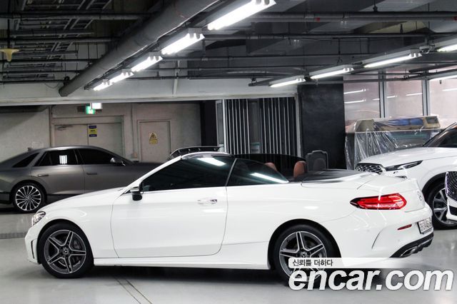 Mercedes-Benz C-Class 2019 — photo 17