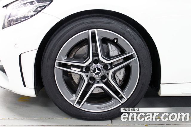 Mercedes-Benz C-Class 2019 — photo 20