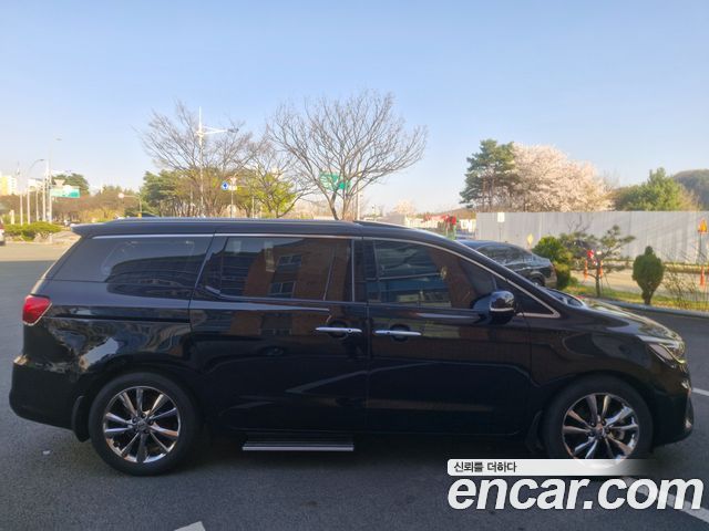 Kia Canival 2019 — photo 4