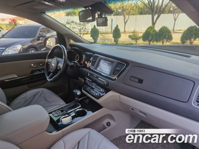Kia Canival 2019 — photo 9