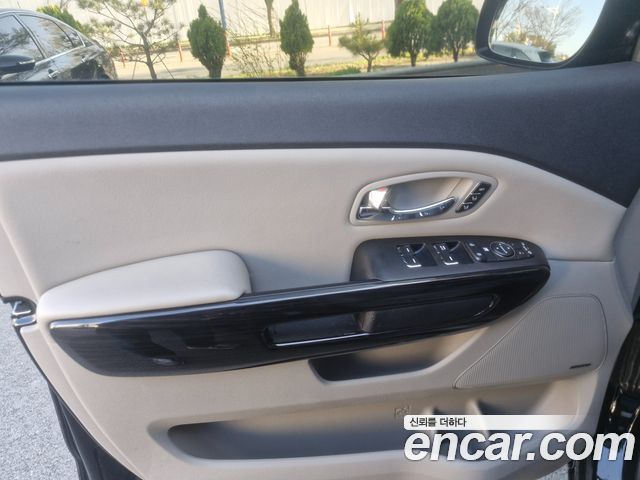 Kia Canival 2019 — photo 16