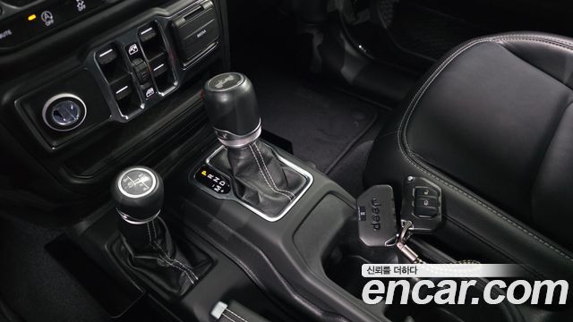 Jeep Wrangler 2021 — photo 9