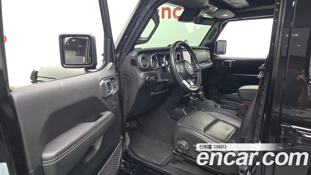 Jeep Wrangler 2021 — photo 10