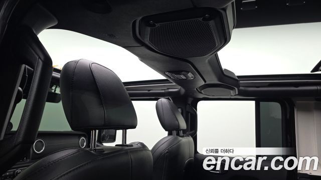 Jeep Wrangler 2021 — photo 19