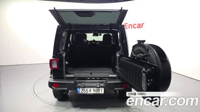 Jeep Wrangler 2021 — photo 20
