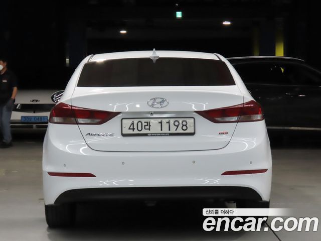 Hyundai AVANTE 2017 — photo 3