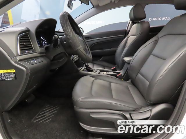 Hyundai AVANTE 2017 — photo 6