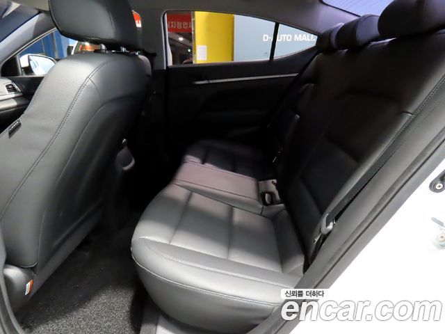 Hyundai AVANTE 2017 — photo 7