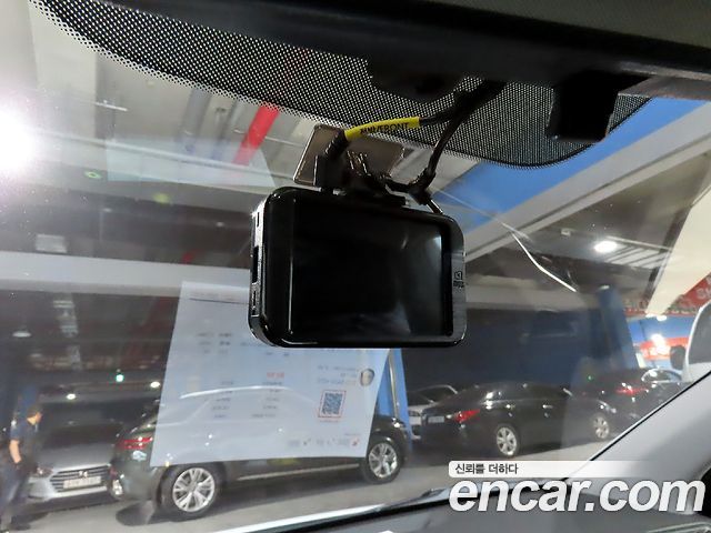 Hyundai AVANTE 2017 — photo 16