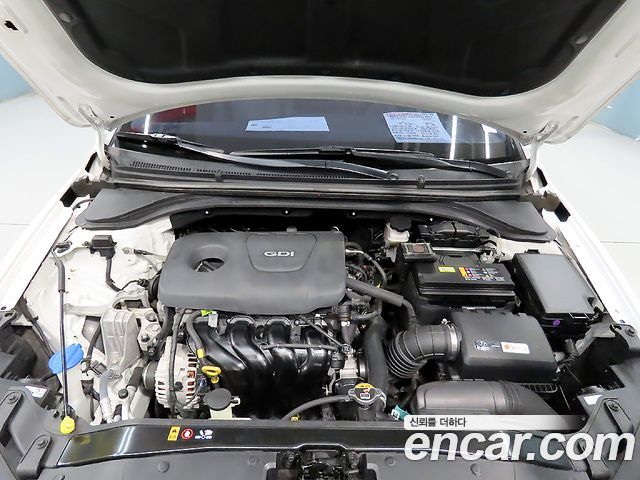 Hyundai AVANTE 2017 — photo 20