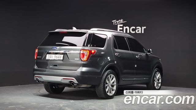 Ford Explorer 2016 — photo 2