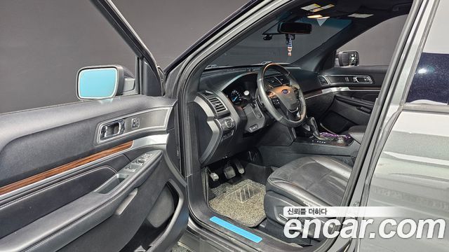 Ford Explorer 2016 — photo 10