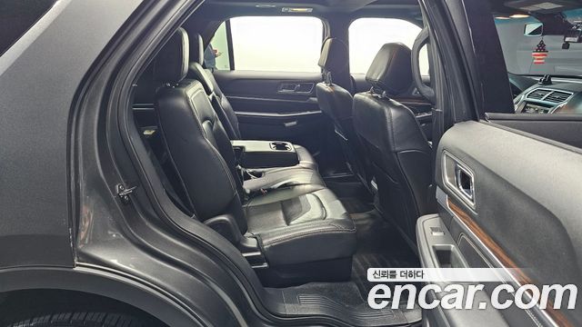 Ford Explorer 2016 — photo 12
