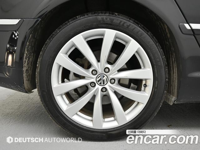 Volkswagen Phaeton 2013 — photo 5