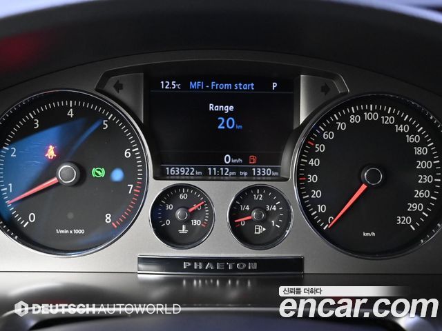 Volkswagen Phaeton 2013 — photo 8