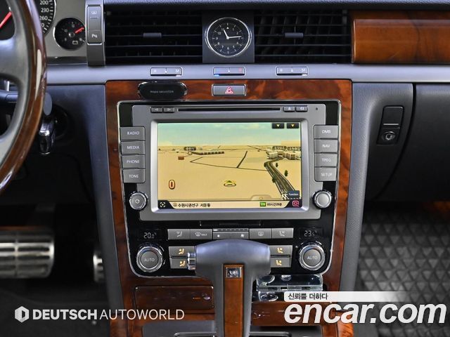 Volkswagen Phaeton 2013 — photo 14