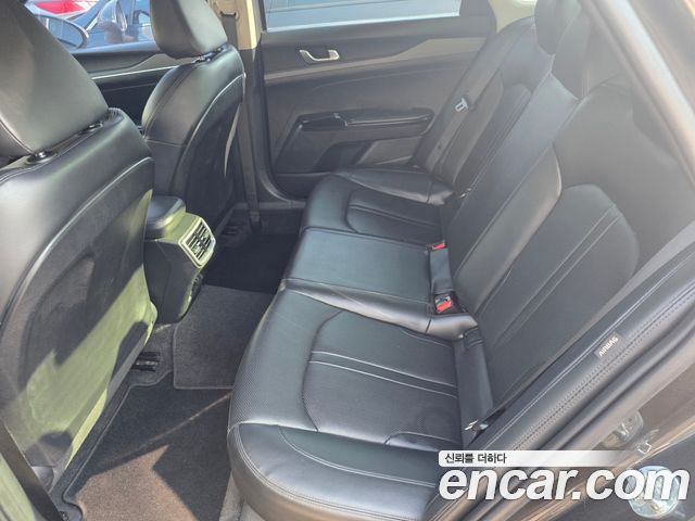Kia K5 2021 — photo 12