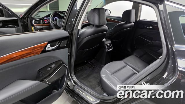 Kia K7 2017 — photo 11