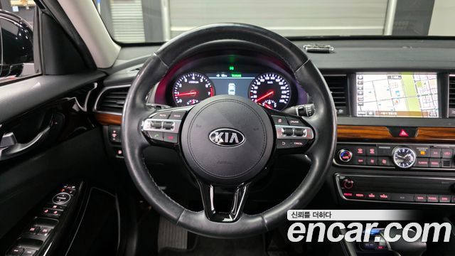 Kia K7 2017 — photo 13