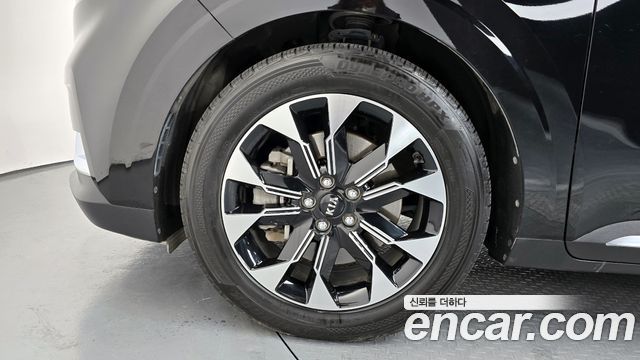 Kia Canival 2021 — photo 5