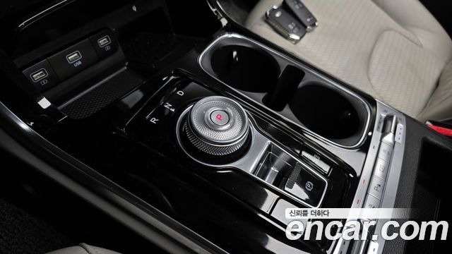 Kia Canival 2021 — photo 9
