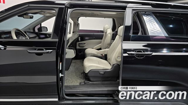 Kia Canival 2021 — photo 12