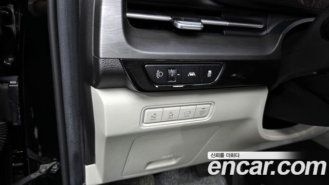 Kia Canival 2021 — photo 16