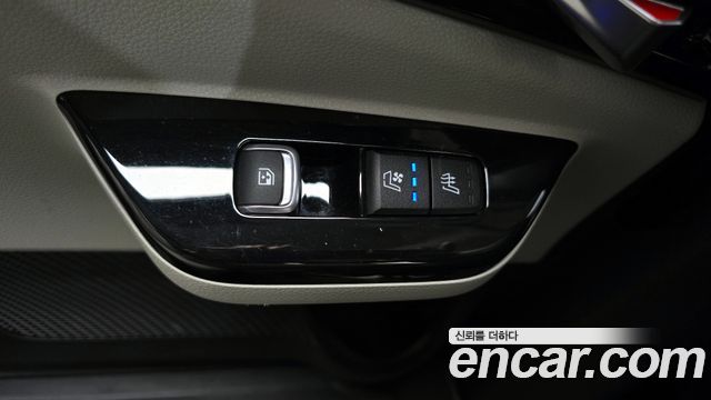 Kia Canival 2021 — photo 17