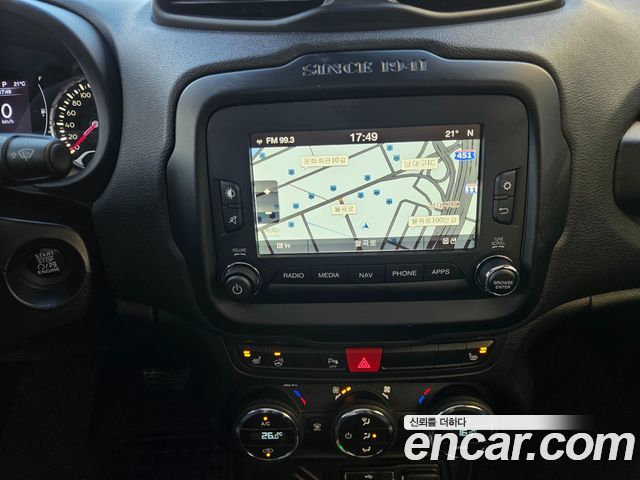 Jeep Renegade 2017 — photo 13