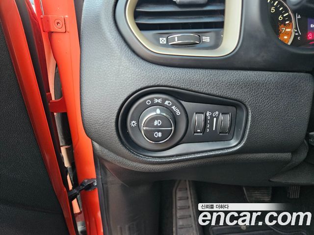 Jeep Renegade 2017 — photo 15